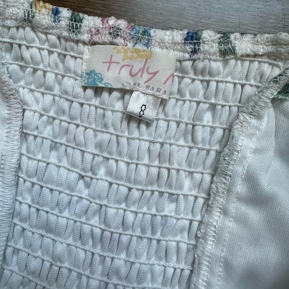 Beautiful Girls Floral Romper - lace and eyelet material - size 8 - Picture 5 of 8